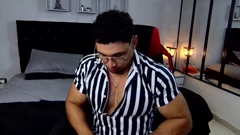 Snapshot of tyler_hank1 chatting on January 21, 12:25 am tyler_hank1 online show from January 21, 12:25 am