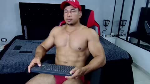 Snapshot of tyler_hank1 chatting on February 24, 11:43 am tyler_hank1 online show from February 24, 11:43 am