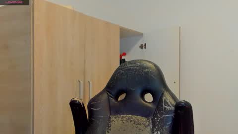     online show from September 10, 7:29 am