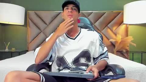 Tyler Rodriguez online show from October 8, 9:52 pm