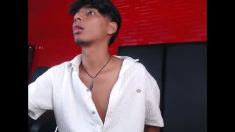 tyler_wolf_1 online show from October 9, 11:48 am