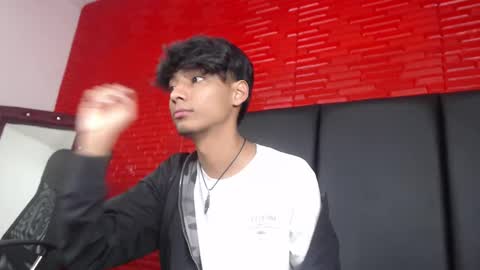 tyler_wolf_1 online show from October 14, 12:56 pm