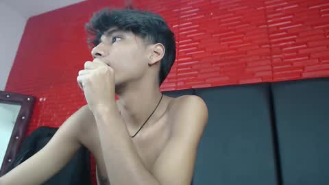 tyler_wolf_1 online show from October 15, 12:57 pm