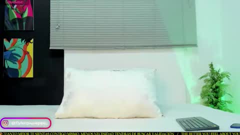 tylergiuseppe_ online show from January 11, 8:56 pm