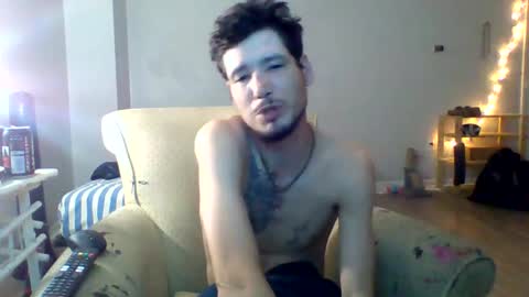 Snapshot of tylov3sex chatting on September 27, 3:37 am tylov3sex online show from September 27, 3:37 am