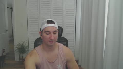 uglyduck3532 online show from December 6, 9:46 pm