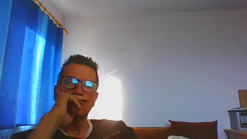 ulmeni4 online show from May 29, 3:44 pm