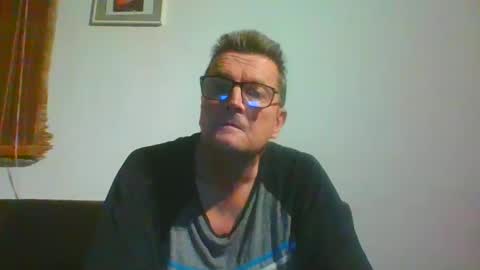 ulmeni4 online show from December 30, 10:23 pm