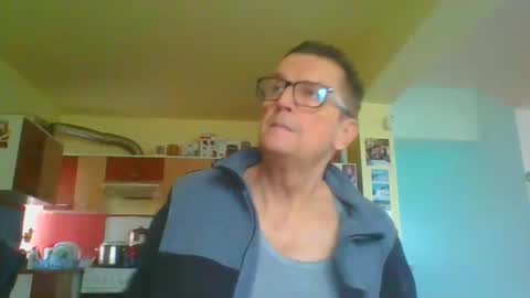 ulmeni4 online show from March 31, 7:54 am