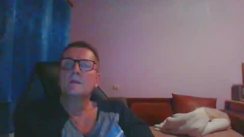 ulmeni4 online show from December 13, 8:04 pm