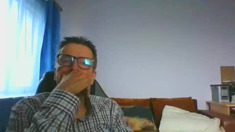 ulmeni7 online show from November 30, 9:44 am