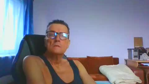 ulmeni7 online show from December 14, 8:10 am