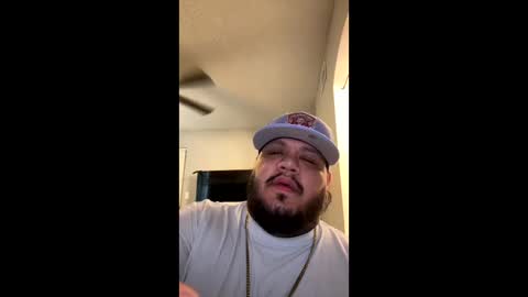 Uncut Stri8 Dad Horny online show from December 7, 6:26 pm