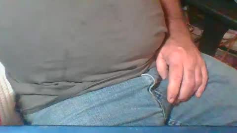Snapshot of uncutmike7x5 chatting on February 4, 9:20 pm uncutmike7x5 online show from February 4, 9:20 pm