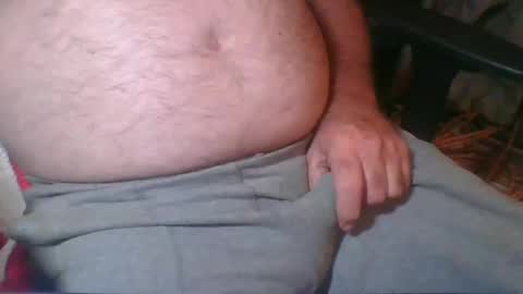 Snapshot of uncutmike7x5 chatting on December 8, 1:25 pm uncutmike7x5 online show from December 8, 1:25 pm