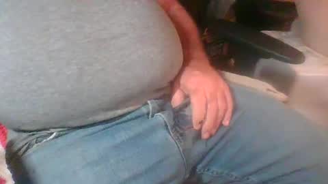 Snapshot of uncutmike7x5 chatting on February 12, 7:13 pm uncutmike7x5 online show from February 12, 7:13 pm