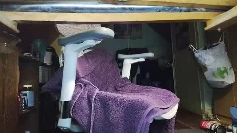 Under the desk online show from November 3, 10:55 pm