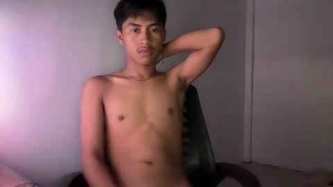 ur_fuckerbttm online show from October 14, 11:01 pm