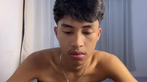 ur_fuckerbttm online show from November 15, 9:22 am