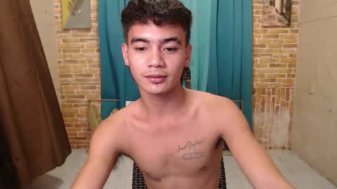 ur_naughtyboy_raphael online show from September 18, 12:18 pm