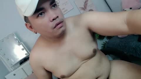 ure_fattytoy143 online show from July 13, 4:36 am