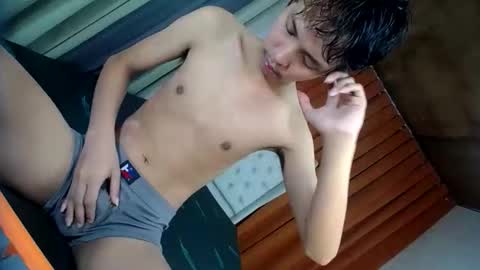 urhot_johny online show from May 2, 9:34 am