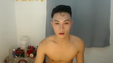 Snapshot of ursweetfucker_kimeya69 chatting on September 16, 1:01 pm ursweetfucker_kimeya69 online show from September 16, 1:01 pm