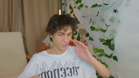 Valora online show from November 6, 12:30 pm