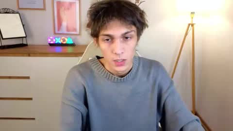 Valora online show from October 22, 12:20 pm