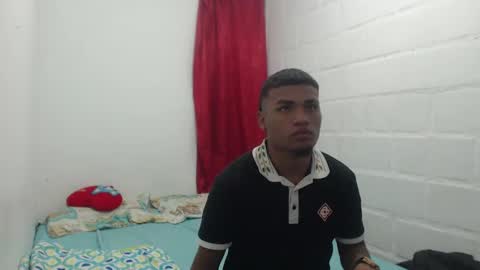 Snapshot of val_sex02 chatting on February 5, 4:27 am val_sex02 online show from February 5, 4:27 am