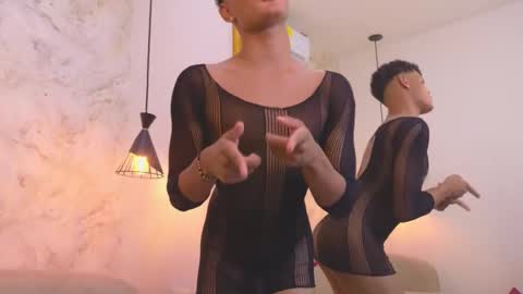 valentino_thompson online show from October 4, 12:59 am