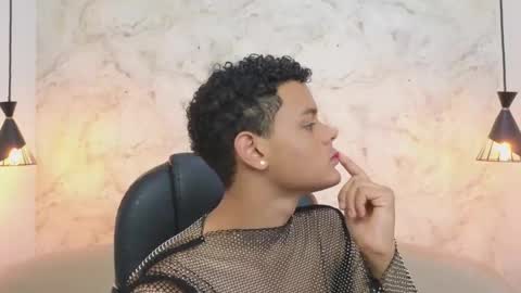 valentino_thompson online show from September 24, 8:29 pm