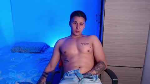 VALENTINO online show from December 14, 8:05 pm