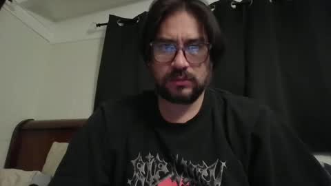 vesturelove online show from November 1, 8:18 am