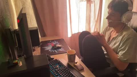 vialeras online show from October 14, 6:31 am