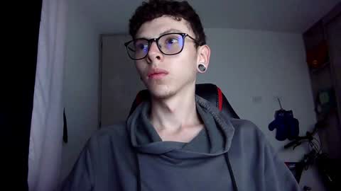 Vicent Brais online show from December 18, 2:42 am