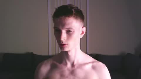 Max online show from October 8, 7:51 pm