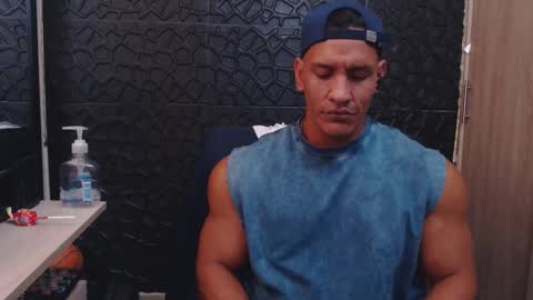 Viktor Herrera online show from December 1, 4:43 pm