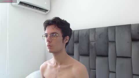 Snapshot of viktornoir chatting on September 29, 4:14 pm viktornoir online show from September 29, 4:14 pm
