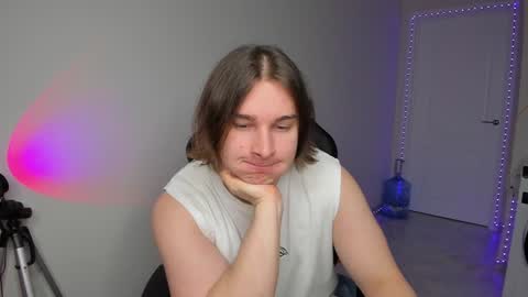 Snapshot of vincent__strong chatting on January 27, 12:26 pm Vincent Strong online show from January 27, 12:26 pm