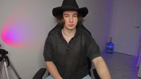 Snapshot of vincent__strong chatting on January 5, 12:10 pm Vincent Strong online show from January 5, 12:10 pm