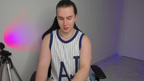Snapshot of vincent__strong chatting on February 8, 3:00 pm Vincent Strong online show from February 8, 3:00 pm