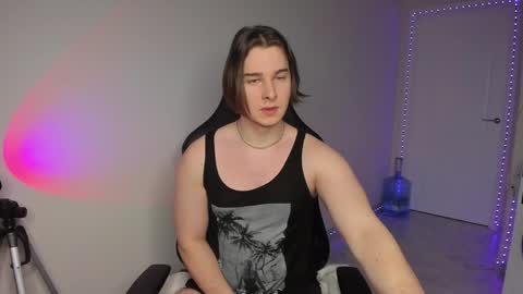 Snapshot of vincent__strong chatting on January 12, 7:53 am Vincent Strong online show from January 12, 7:53 am