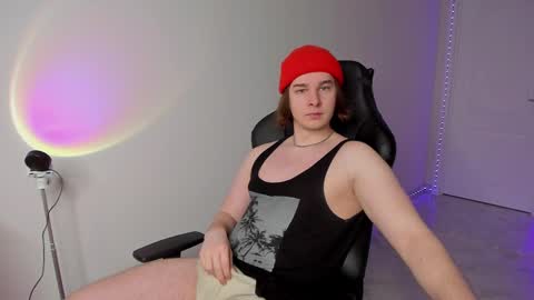 Snapshot of vincent__strong chatting on March 1, 1:32 am Vincent Strong online show from March 1, 1:32 am