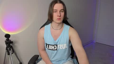 Snapshot of vincent__strong chatting on February 21, 9:56 am Vincent Strong online show from February 21, 9:56 am