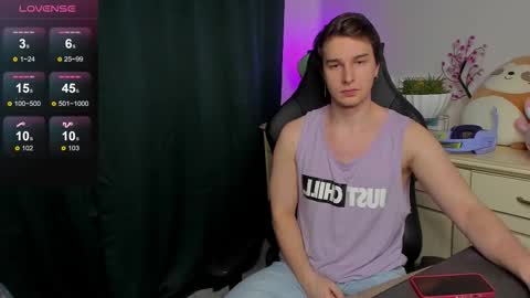 Snapshot of vincent__strong chatting on September 27, 12:25 pm Vincent Strong online show from September 27, 12:25 pm