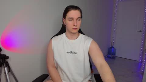 Snapshot of vincent__strong chatting on January 26, 2:30 pm Vincent Strong online show from January 26, 2:30 pm
