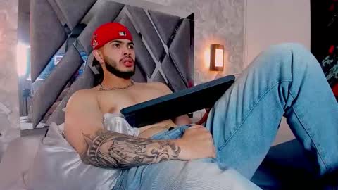 Vincent online show from October 15, 4:42 am