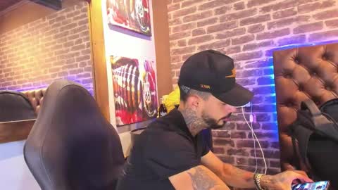 ---Vinzen--- online show from October 20, 5:33 am