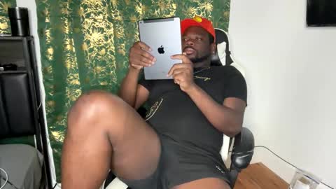 Elle Hood online show from November 18, 3:21 am